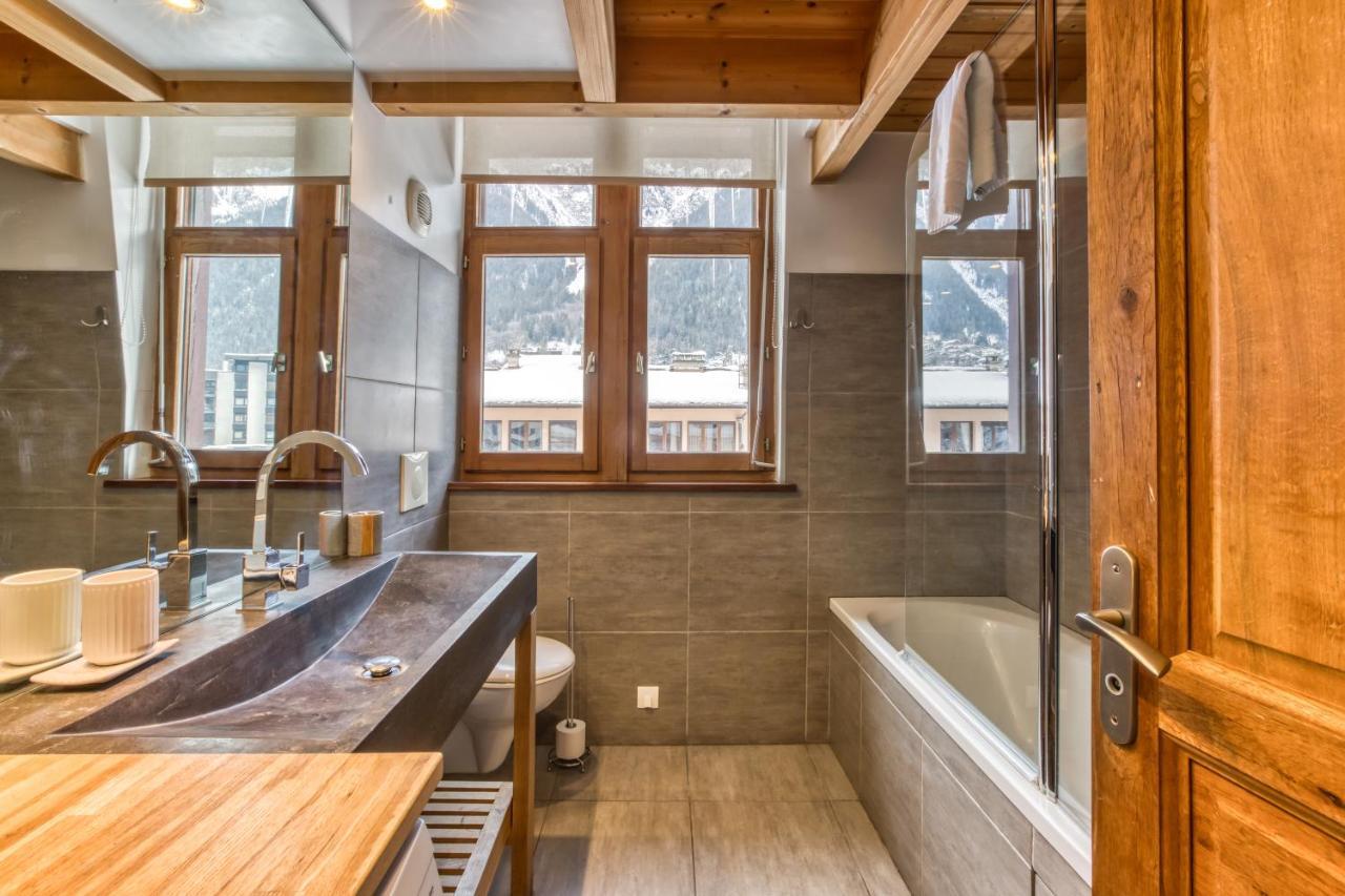 2 - Charming 2 Bedroom Haven In Appartement *