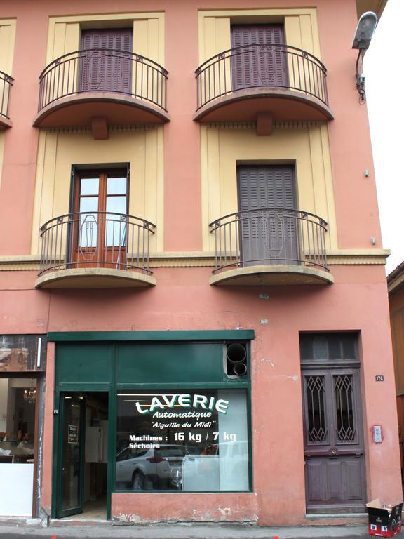 Appartement 2 - Charming 2 Bedroom Haven In *